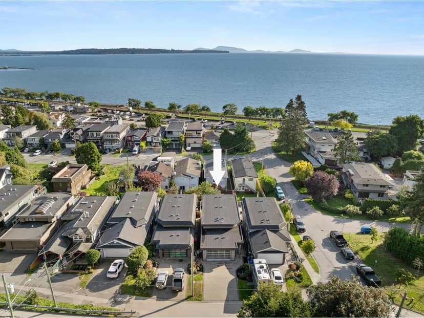 14712 McDonald Avenue, White Rock