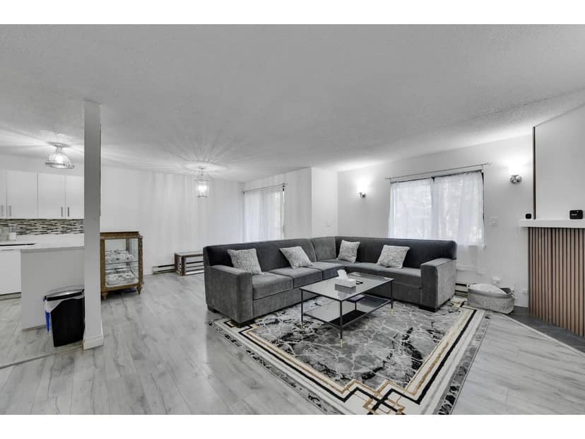 203 7064 133B Street, Surrey