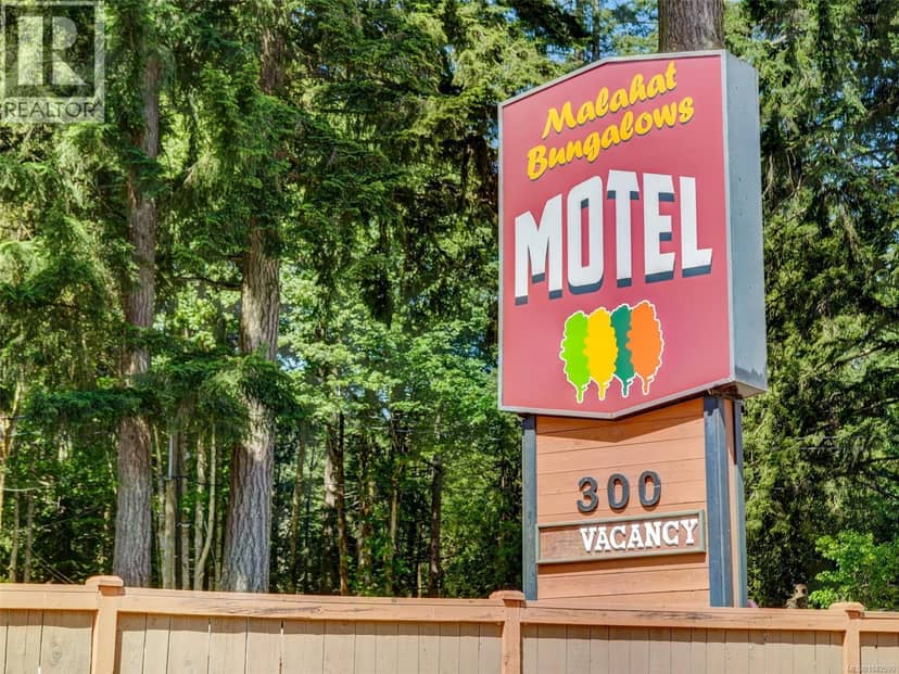 300 Meadow Way, Malahat