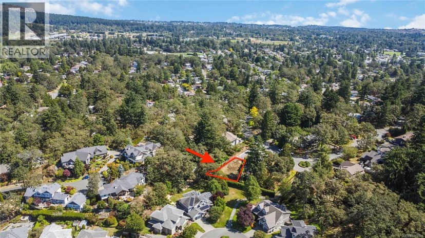 929 Woodhall Lane, Saanich