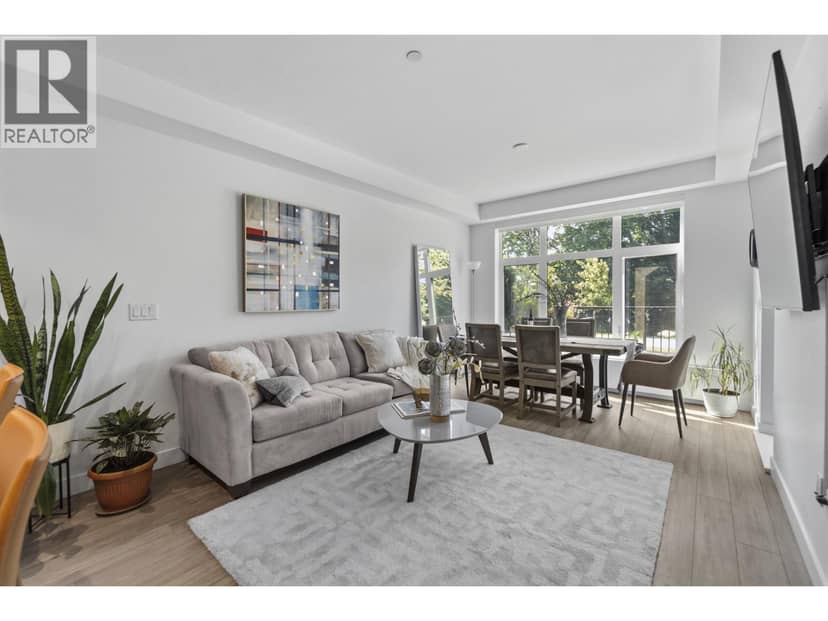 113 747 E 3rd Street, North Vancouver