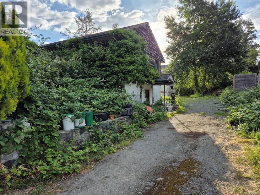 4129 Gillie Rd, Saanich