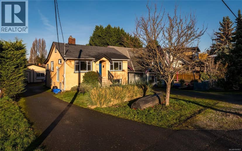 3026 Donald St, Saanich