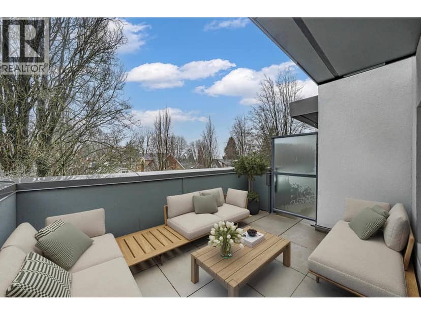 2071 E 1st Avenue, Vancouver