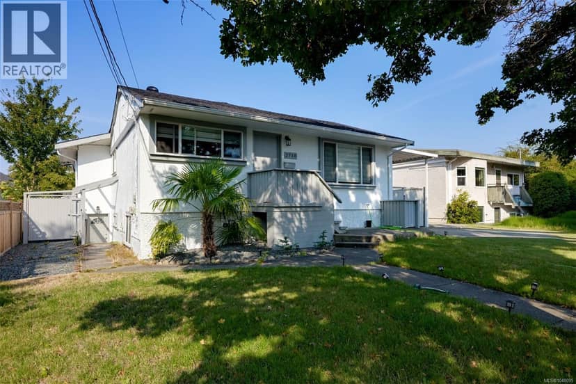 2710 Victor St, Victoria
