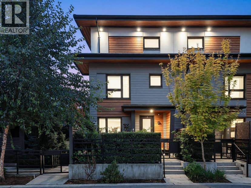 42 528 E 2nd Street, North Vancouver