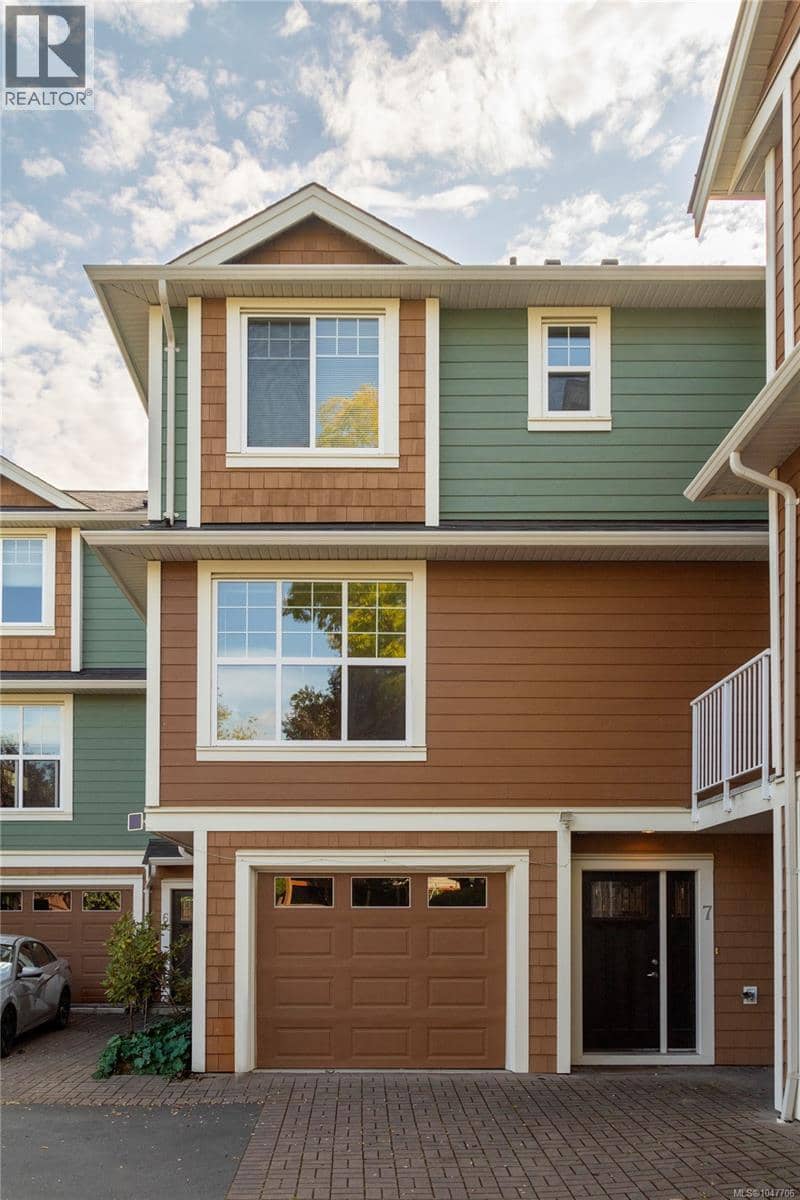 7 4289 Wilkinson Rd, Saanich