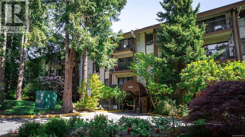 118 1009 Mckenzie Ave, Saanich