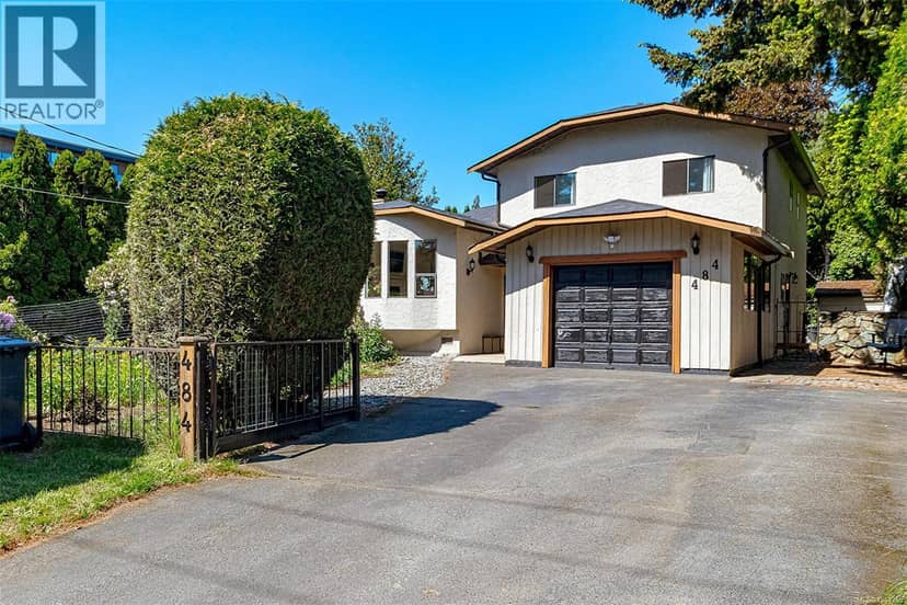 484 Goldstream Ave, Langford