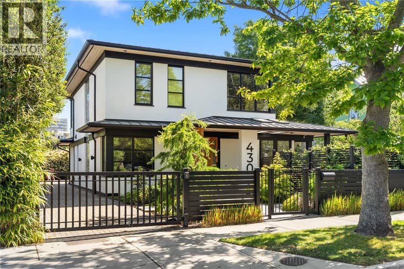 430 Luxton Ave, Victoria