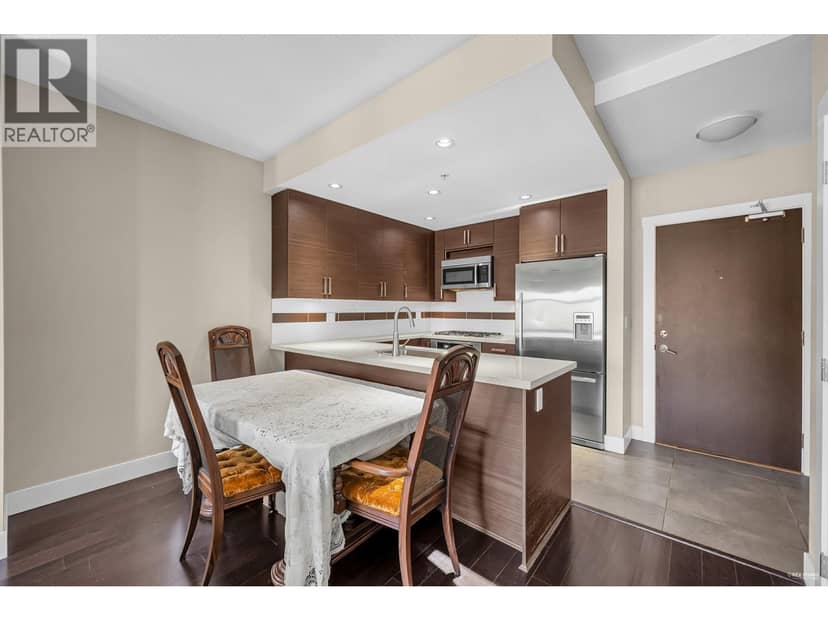 301 4710 Hastings Street, Burnaby