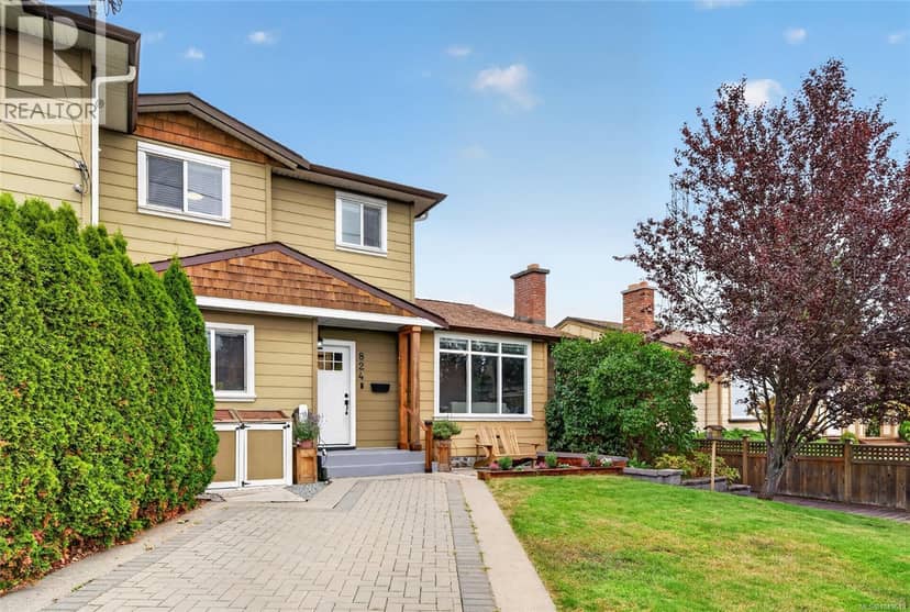 824 Beckwith Ave, Saanich