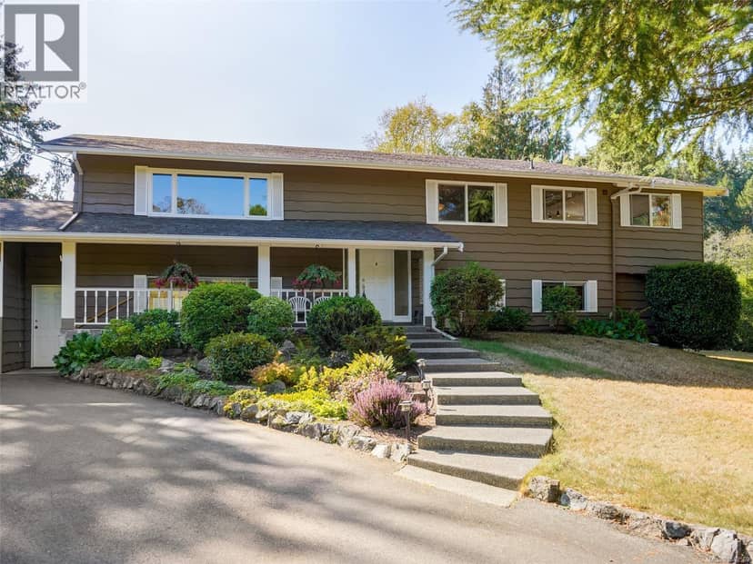 9743 Ardmore Dr, North Saanich
