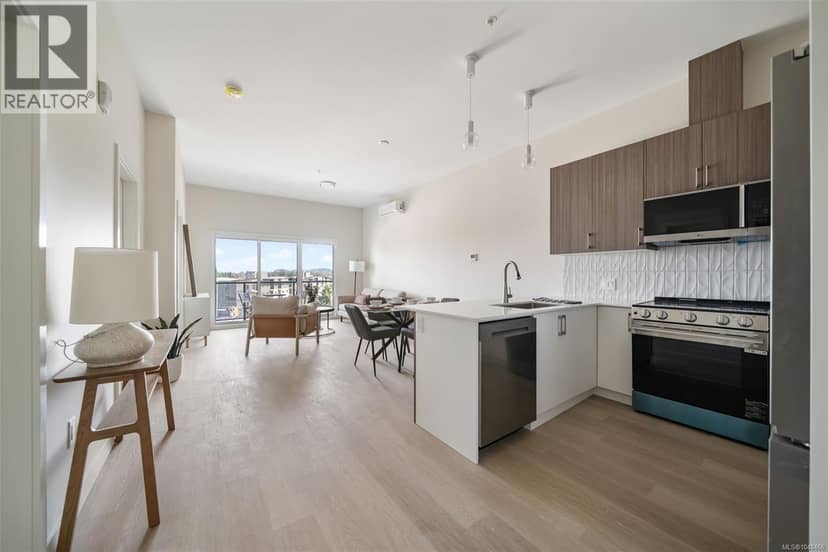 305 777 Station Ave, Langford