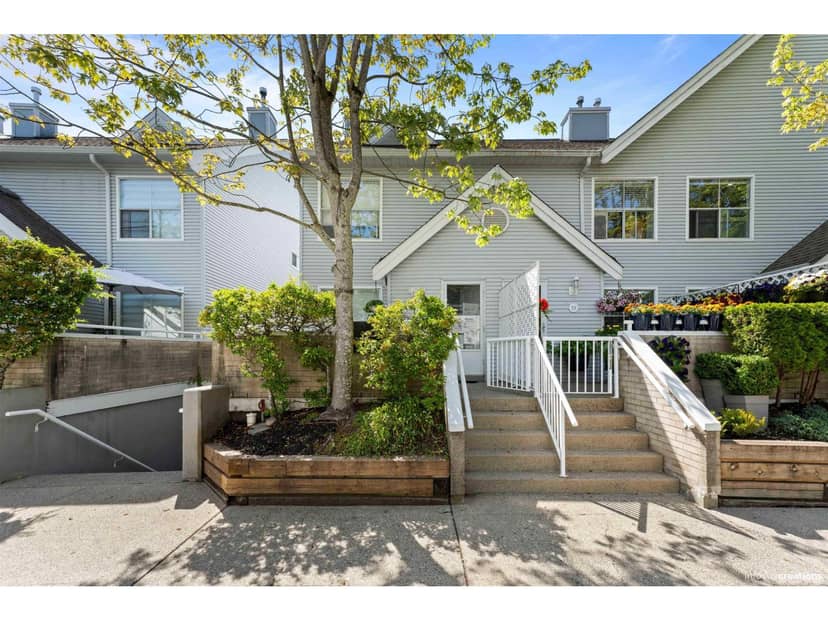28 13713 72A Avenue, Surrey