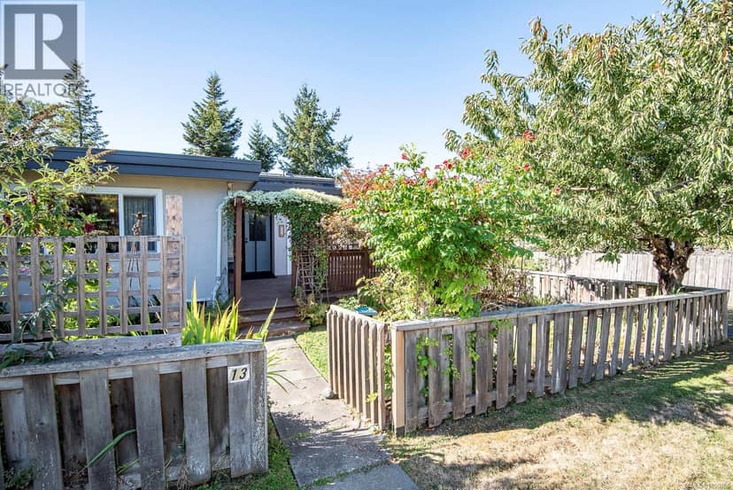 13 3060 Harriet Rd, Saanich