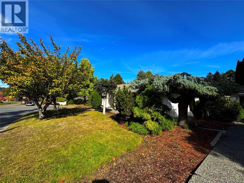 1096 Valewood Trail, Saanich