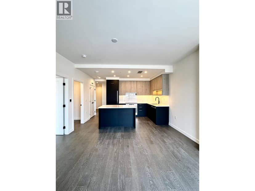 211 8398 Oak Street, Vancouver
