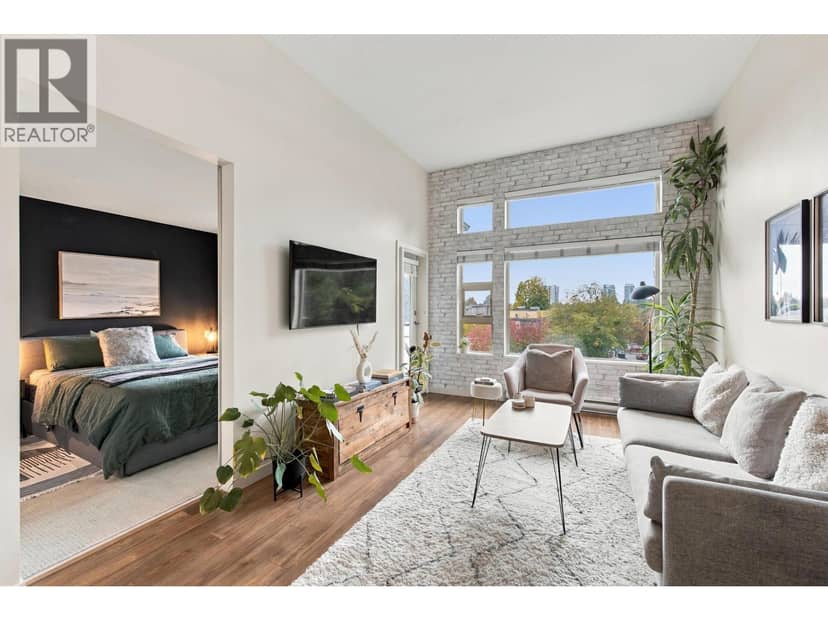 504 1677 Lloyd Avenue, North Vancouver
