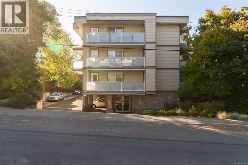 203 3230 Glasgow Ave, Saanich