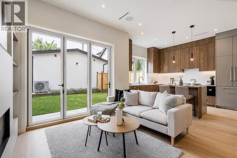 2 456 38th Avenue, Vancouver