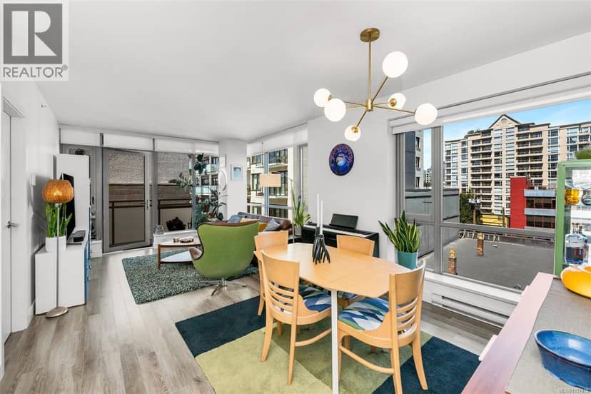 402 838 Broughton St, Victoria