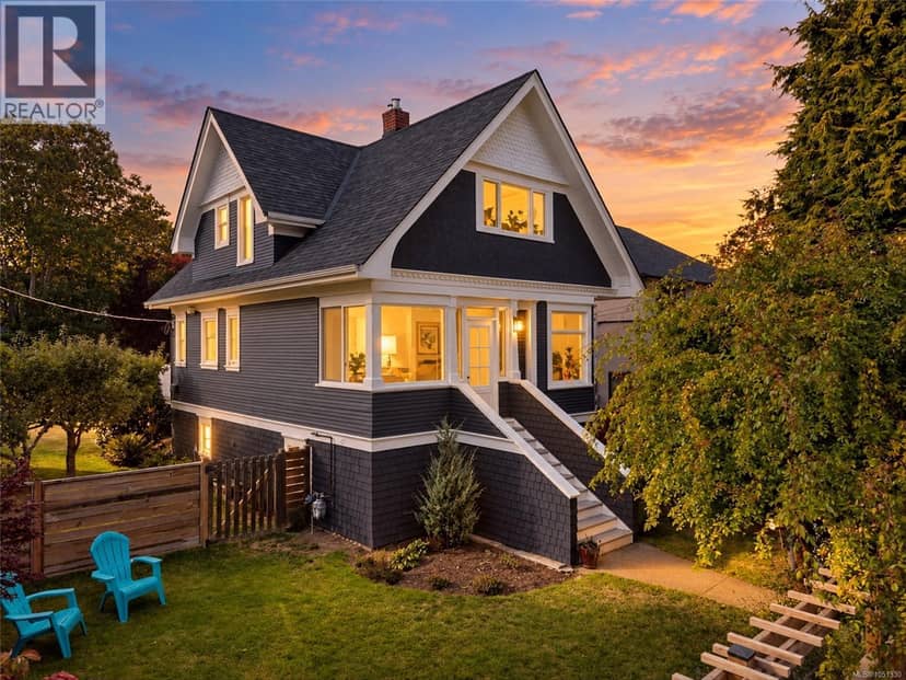 1200 Hampshire Rd, Oak Bay