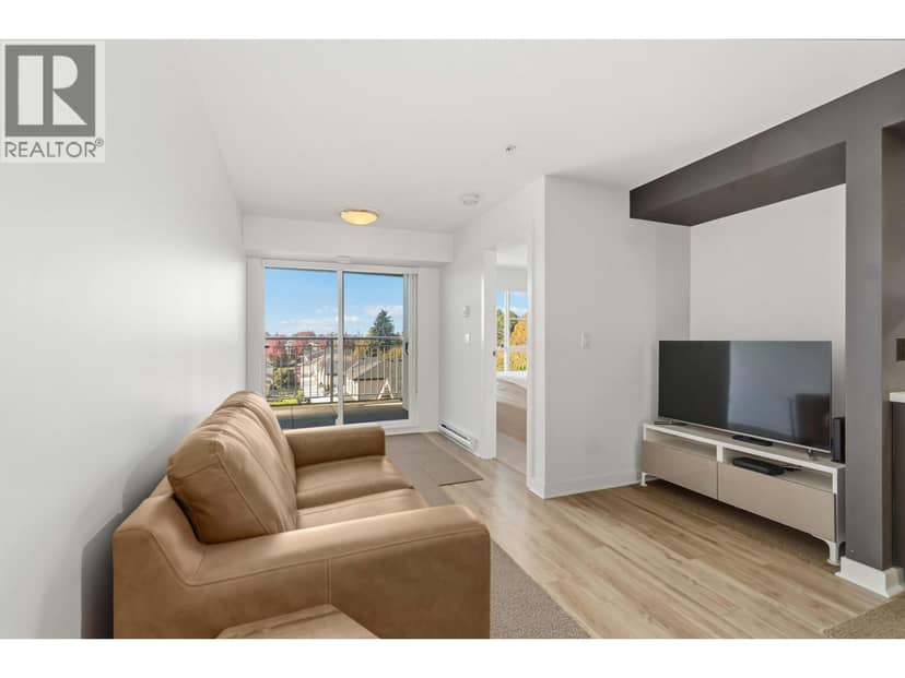 305 2888 E 2nd Avenue, Vancouver