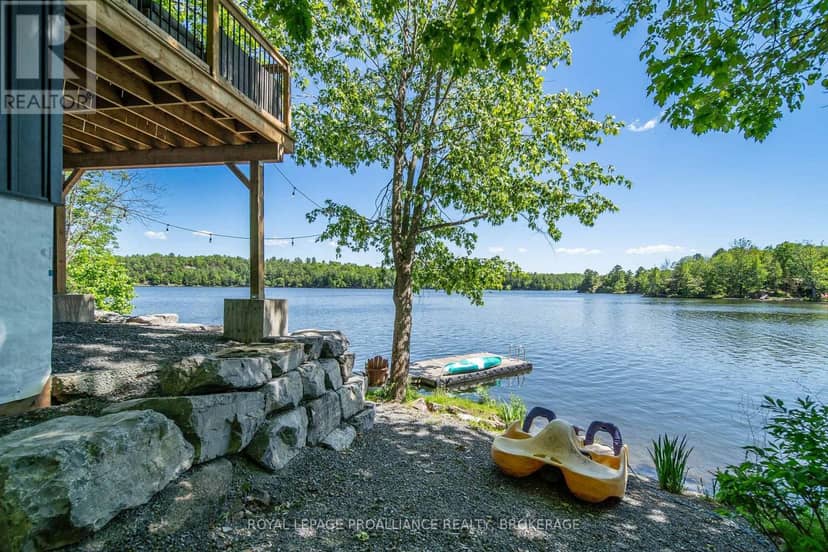 402 Troy Lake Road, Rideau Lakes