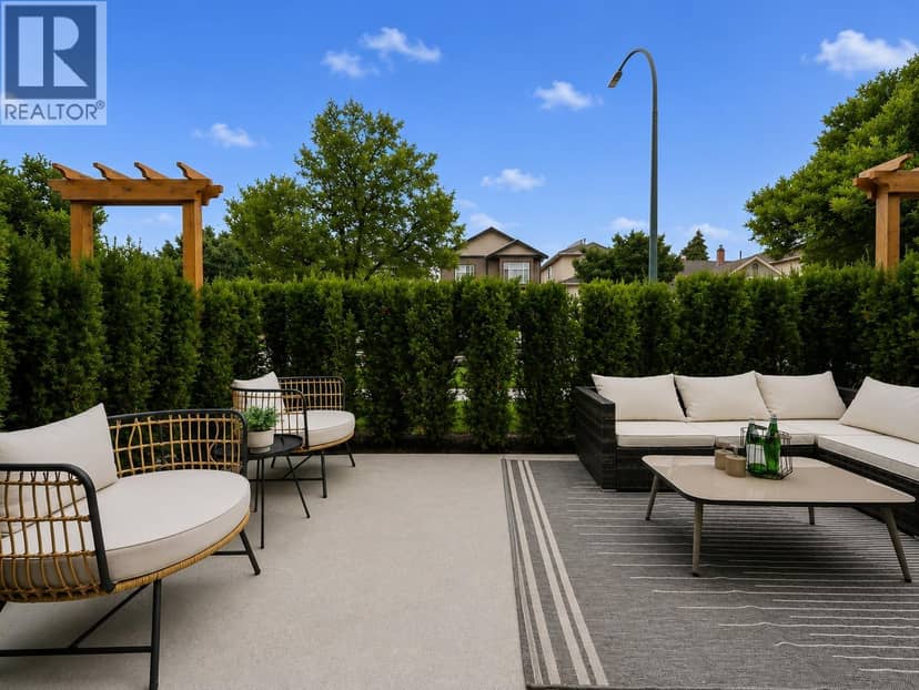 1 2547 E 2nd Avenue, Vancouver