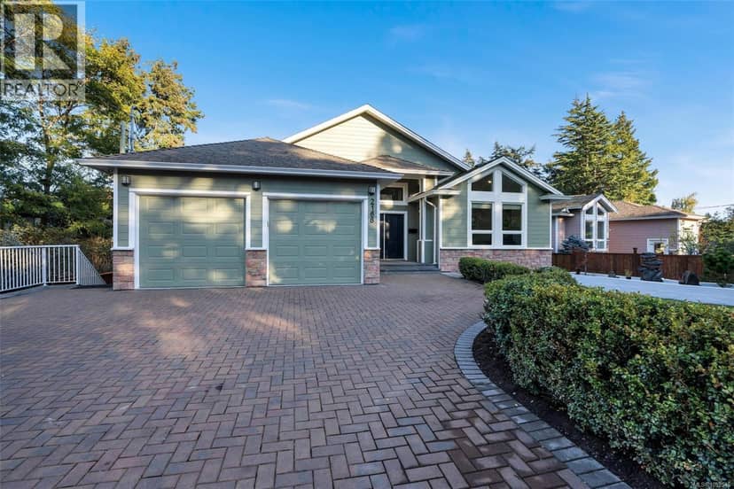 2168 Ferndale Rd, Saanich