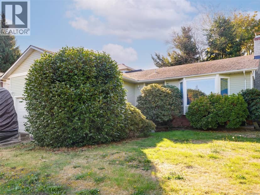 595 Delora Dr, Colwood