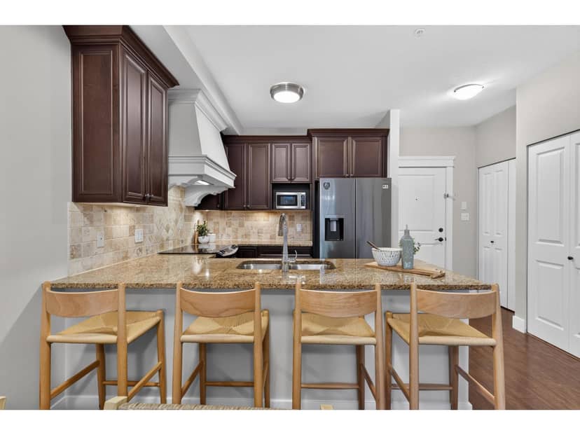 107 19530 65 Avenue, Surrey