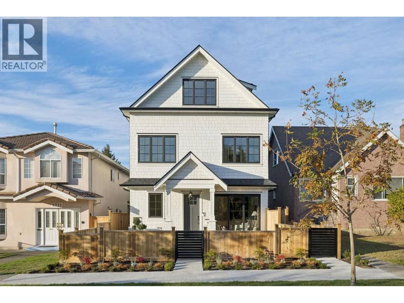 2 2733 William Street, Vancouver