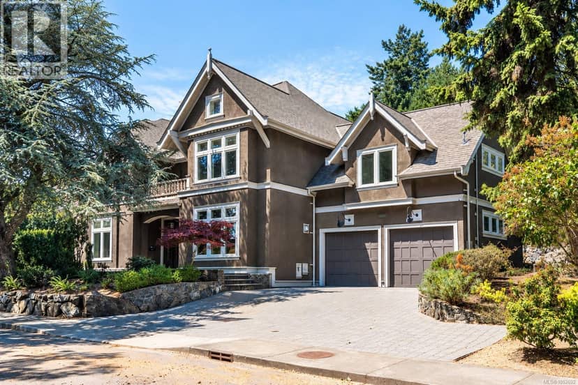 1568 Montgomery Ave, Victoria