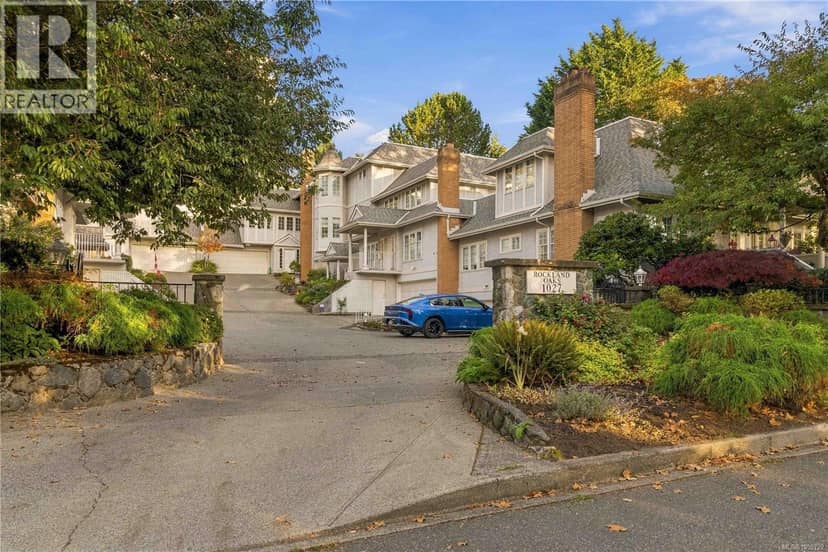 7 1027 Belmont Ave, Victoria