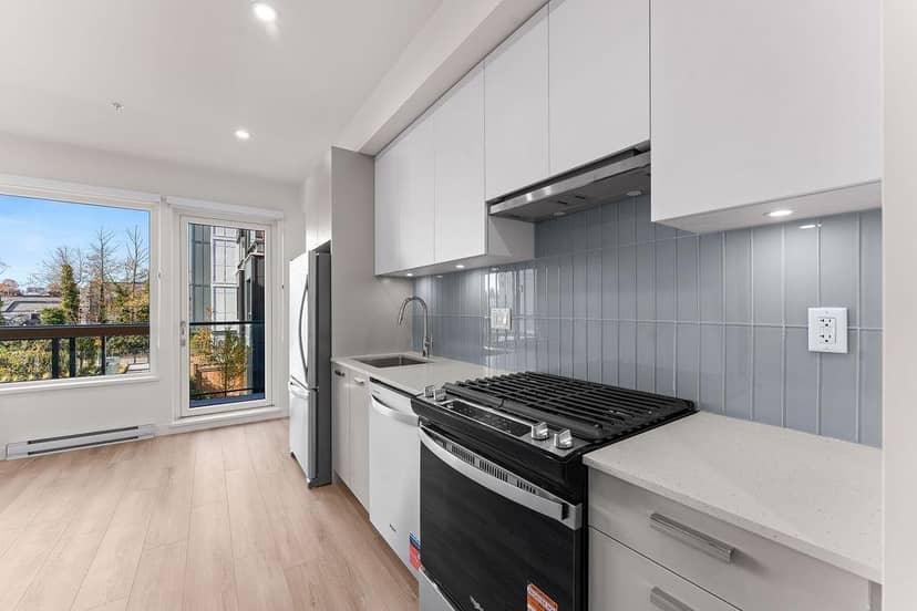 220 13760 75A Avenue, Surrey