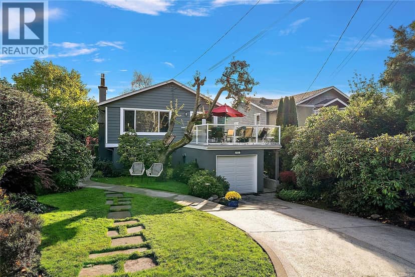 453 Monterey Ave, Oak Bay