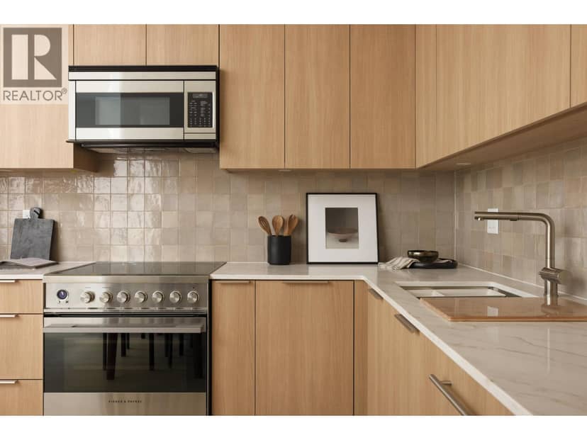 593 E 49th Avenue, Vancouver