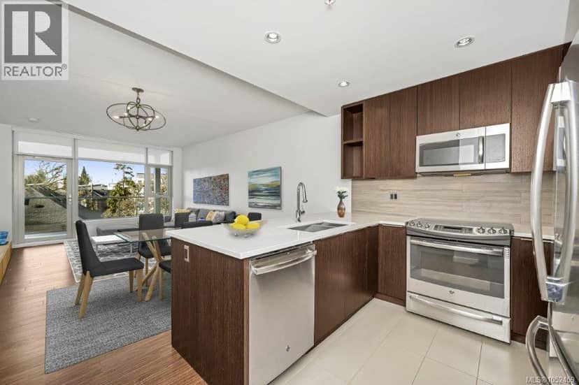303 640 Michigan St, Victoria