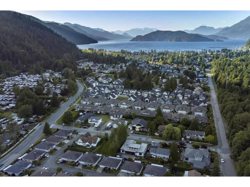 464 ALDER AVENUE, Harrison Hot Springs, Harrison Hot Springs