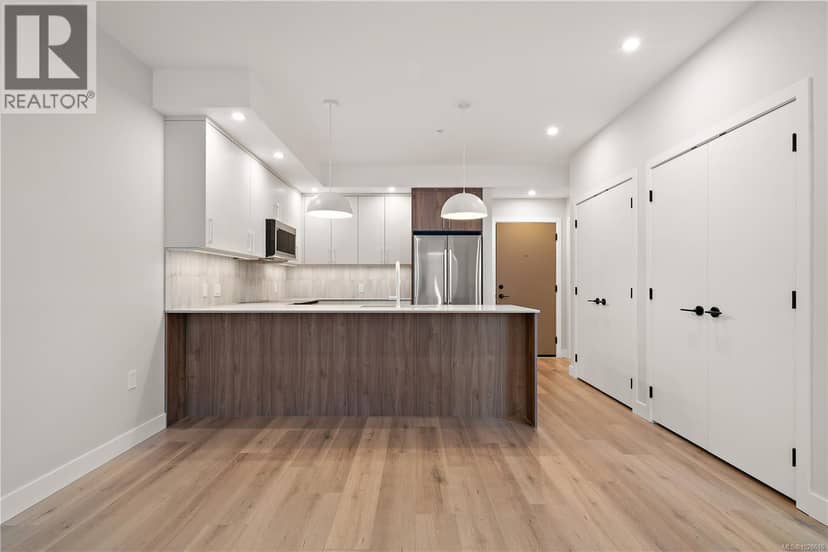 613 2881 Leigh Rd, Langford