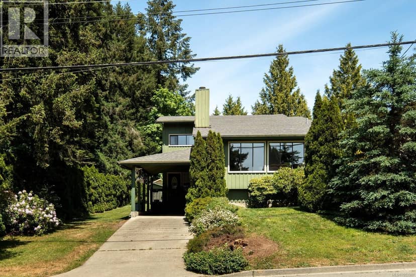 764 Mann Ave, Saanich