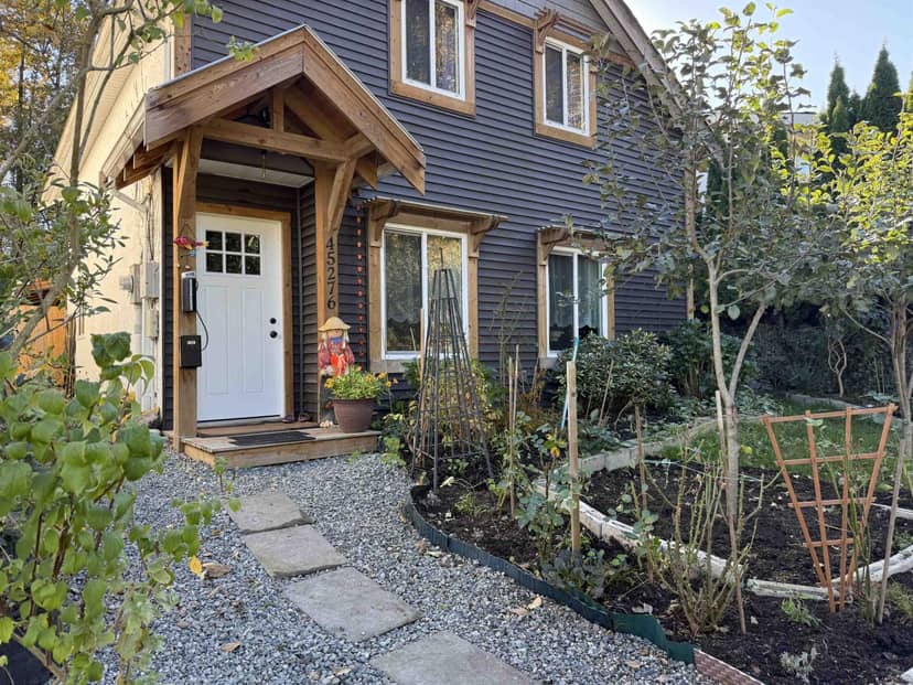 45276 CREEKSIDE DRIVE, West Chilliwack, Chilliwack