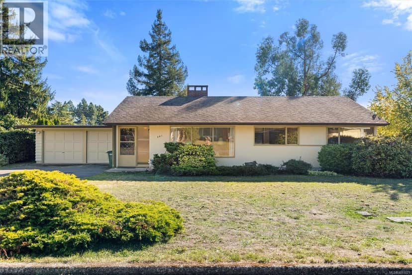 641 Jones Terr, Saanich