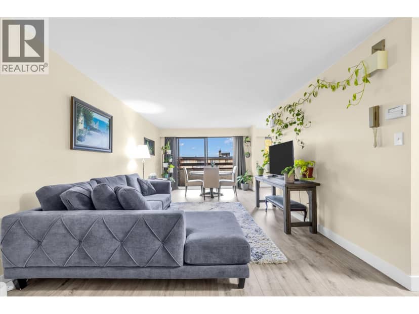203 515 Eleventh Street, New Westminster