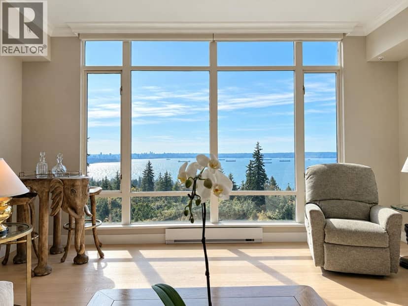 703 3131 Deer Ridge Drive, West Vancouver