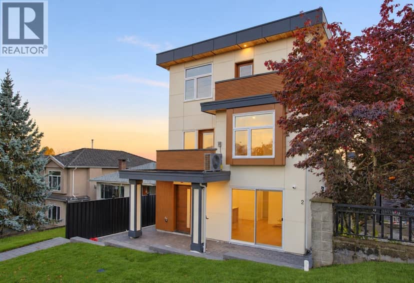 1 3034 E 5th Avenue, Vancouver