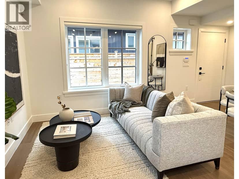 2 552 Kaslo Street, Vancouver