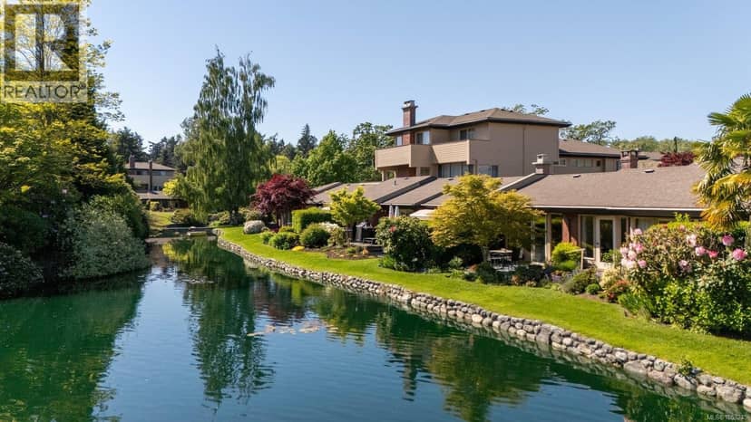 125 2345 Cedar Hill Cross Rd, Oak Bay